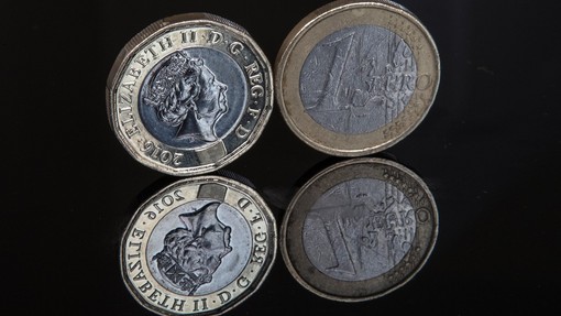V žepih Britancev odslej tudi dvanajstkotni kovanci