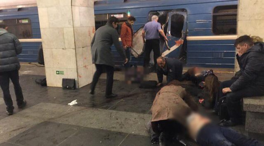 Več mrtvih v eksploziji v podzemni železnici v Sankt Peterburgu! (foto: STA)