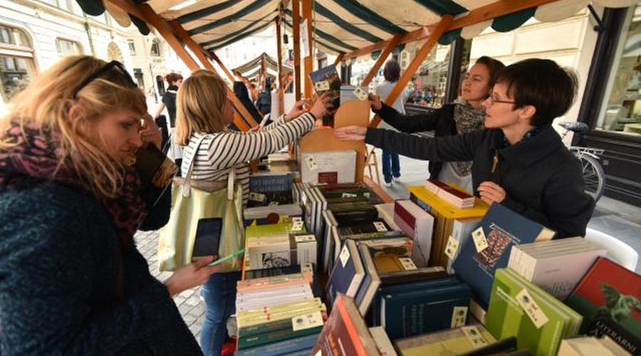 Slovenski dnevi knjige tokrat pod geslom: Jaz te pišem, knjiga, kdo te bere? (foto: Tamino Petelinšek/STA)