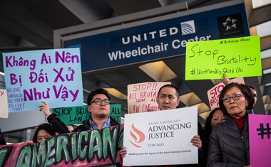 Direktor United Airlines je potreboval dva dni, da se je zdaj končno opravičil!