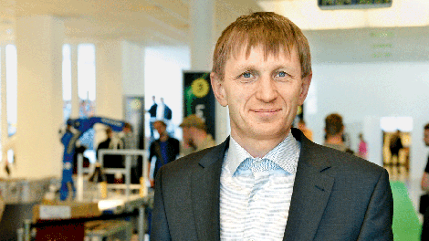 Dr. Marko Munih: Človek zna čustvovati, robot pa ne