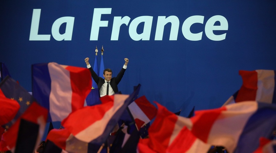 Svet pozorno spremlja volitve v Franciji: v drugi krog gresta Macron in Le Penova! (foto: profimedia)