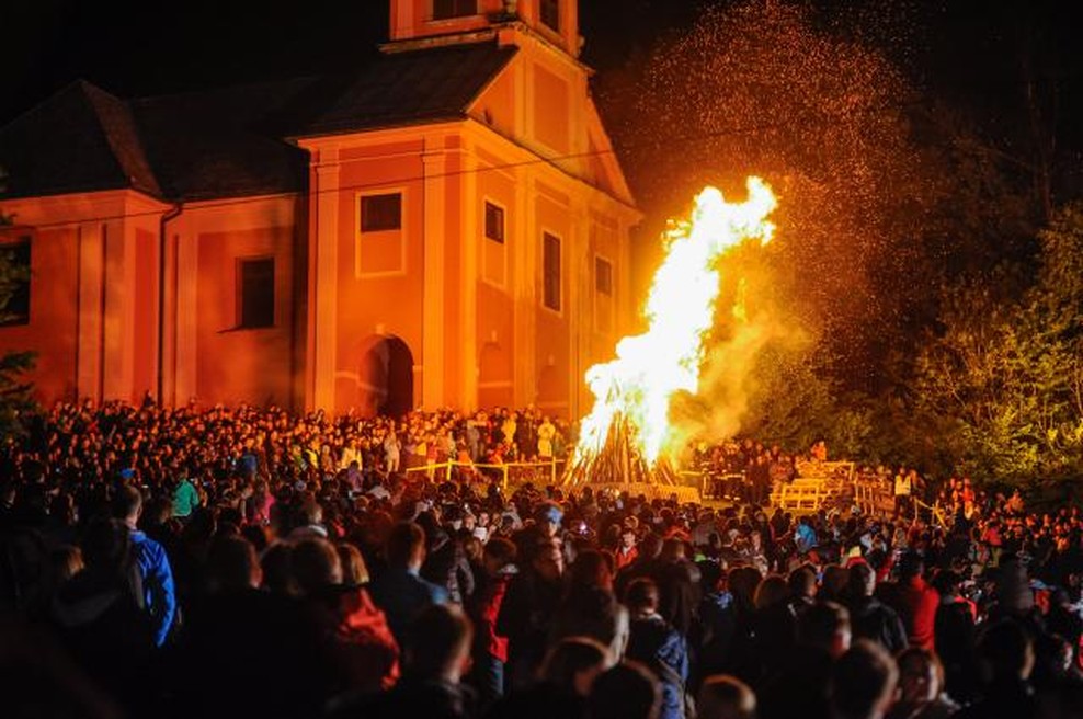 Ob prazniku dela na Rožnik pod geslom Povezujemo (foto: Nebojša Tejić/STA)