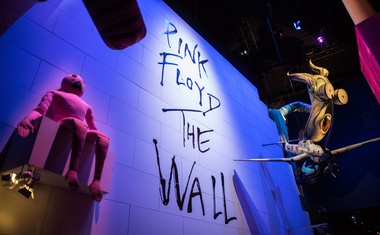 V Londonu razstava o polstoletnem ustvarjanju Pink Floydov