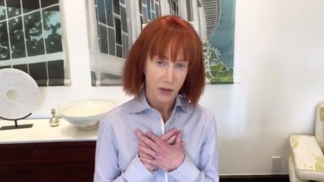 CNN odpovedal sodelovanje s komičarko zaradi posnetka s Trumpovo glavo