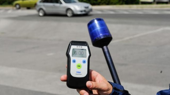 Policija bo vse do nedelje izvajala prvi del akcije 0,0 šofer (foto: Nebojša Tejić/STA)