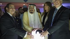 Spor med arabskimi državami zakuhali ruski hekerji, svečo pa jim je nato podržal še Trump!