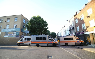 Londonski incident, ko je kombi zapeljal v vernike pred mošejo, je teroristično dejanje!