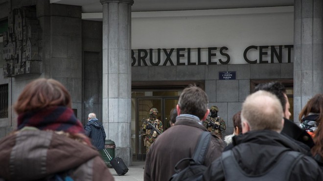 Policija zaradi eksplozije evakuirala centralno postajo v Bruslju (foto: profimedia)