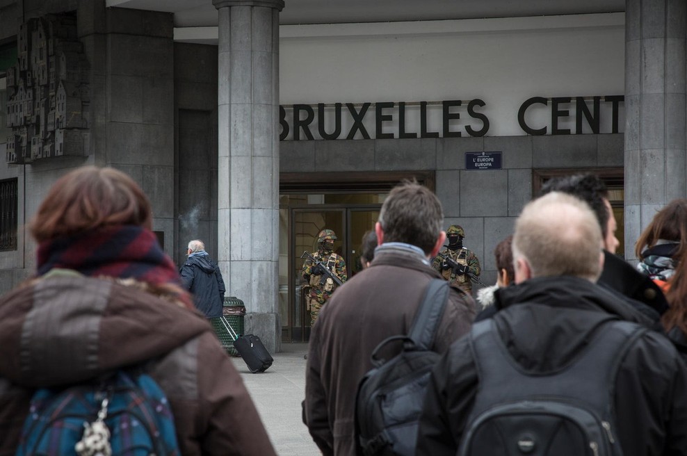 Policija zaradi eksplozije evakuirala centralno postajo v Bruslju (foto: profimedia)