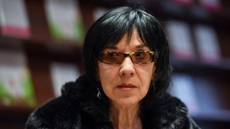 Svetlana Makarovič s somišljeniki na Kongresnem trgu o simboliki rdeče zvezde!
