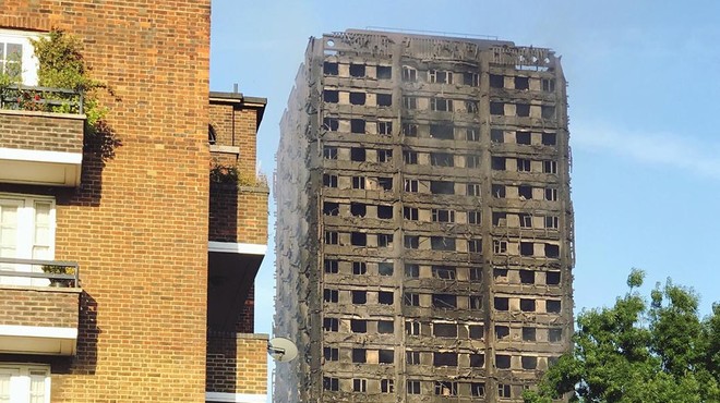 V Londonu zaradi požarne varnosti evakuirali štiri stolpnice (foto: profimedia)
