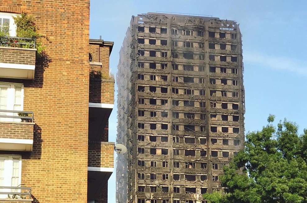 V Londonu zaradi požarne varnosti evakuirali štiri stolpnice (foto: profimedia)