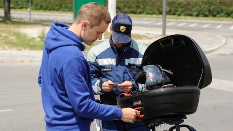 Policisti ponovno nad prehitre voznike