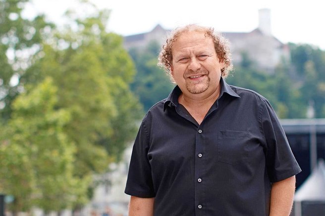 Meščani šokirani: direktor Festivala Ljubljana prejel 17.129 evrov za mesec dni dela! (Razkrito, zakaj)