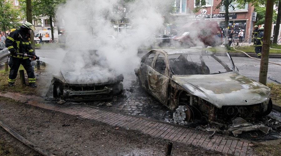 V Hamburgu novi izgredi, ki se še stopnjujejo! (foto: profimedia)