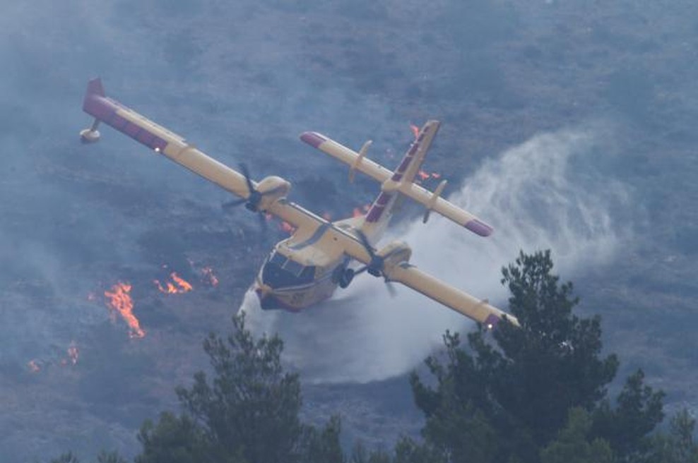 Požara pri Splitu še niso lokalizirali (foto: Hina/STA)