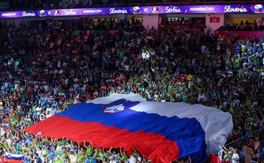 Tekma, ki je bila izziv za ljudi s slabimi živci, Sloveniji prinesla naslov evropskega prvaka!