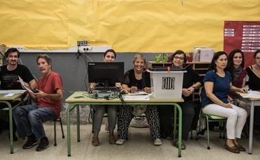 Policijsko nasilje nad Katalonci, ki bi radi glasovali na referendumu!