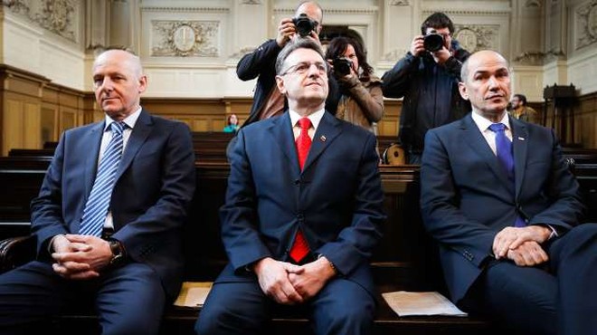Janša, Črnkovič in Krkovič od države terjajo skupno 15 milijonov evrov! (foto: Anže Malovrh, STA)