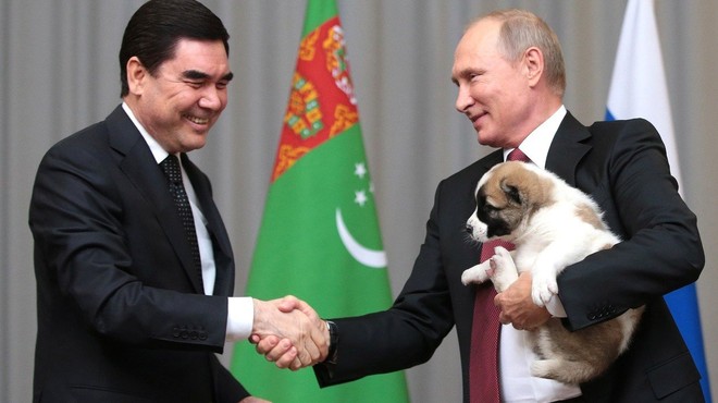 Putin od predsednika Turkmenistana prejel psička (foto: profimedia)
