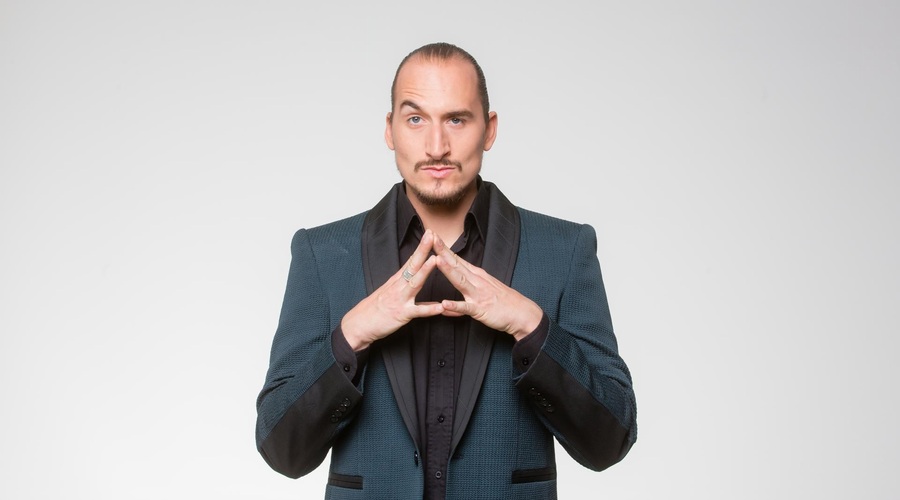 Razgaljeni komik, igralec in TV-voditelj  Vid Valič (foto: Marko Delbello Ocepek)