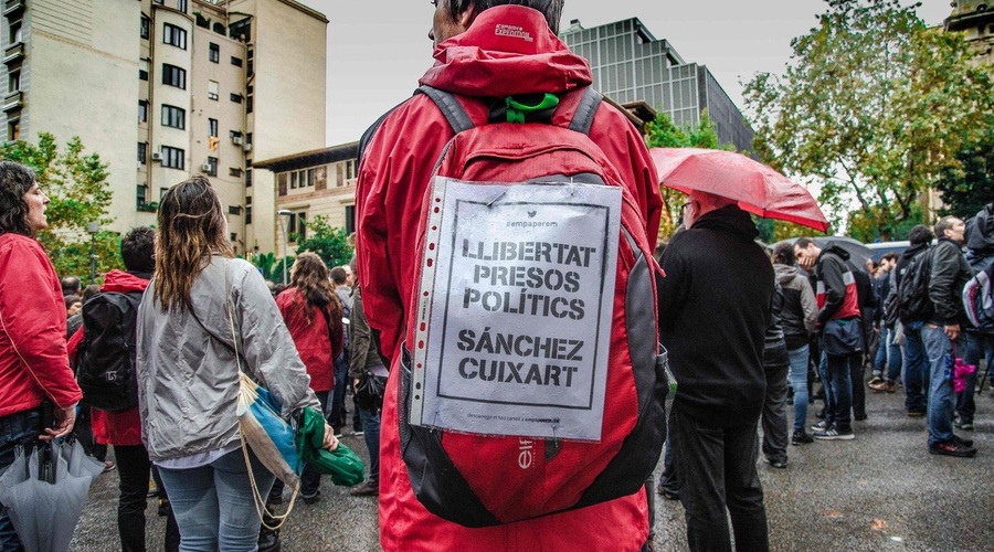 V Barceloni na protestih proti španski vladi 450.000 ljudi (foto: profimedia)