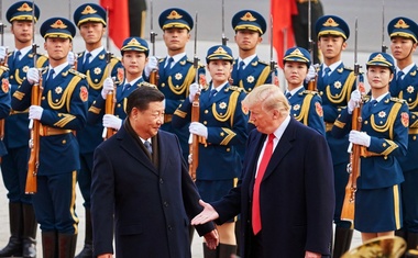 Trump poln hvale na račun kitajskega predsednika Xija, Melania pa je božala pande!