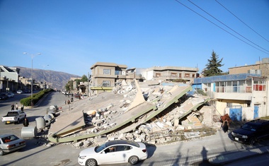 Število žrtev uničujočega potresa v Iranu in Iraku preseglo 300