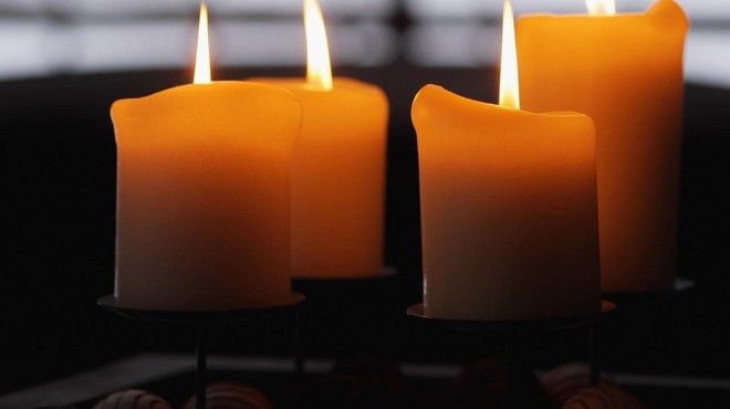 Svečka v znak solidarnosti s svojci, ki jih je prizadel samomor bližnjega! (foto: profimedia)