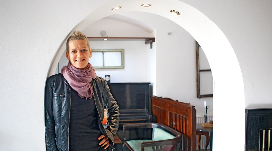 Florjana Kastelic: Svoje zaposlene učim, da so gostoljubni,   dobri gostitelji, in ne prodajalci (foto: Goran Antley)