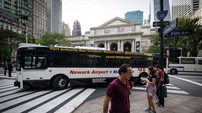 Newyorška policija aretirala osumljenca za podtaknjeno bombo pod avtobusno postajo Port Authority (foto: Nebojša Tejić/STA)