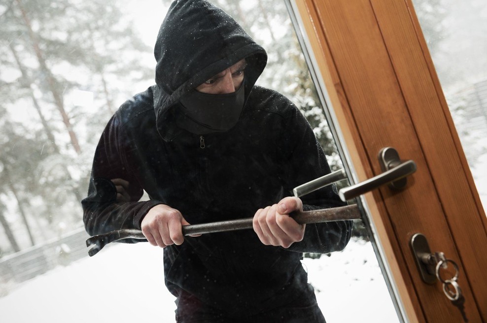 Policisti po seriji vlomov na Gorenjskem pozivajo k pazljivosti (foto: profimedia)
