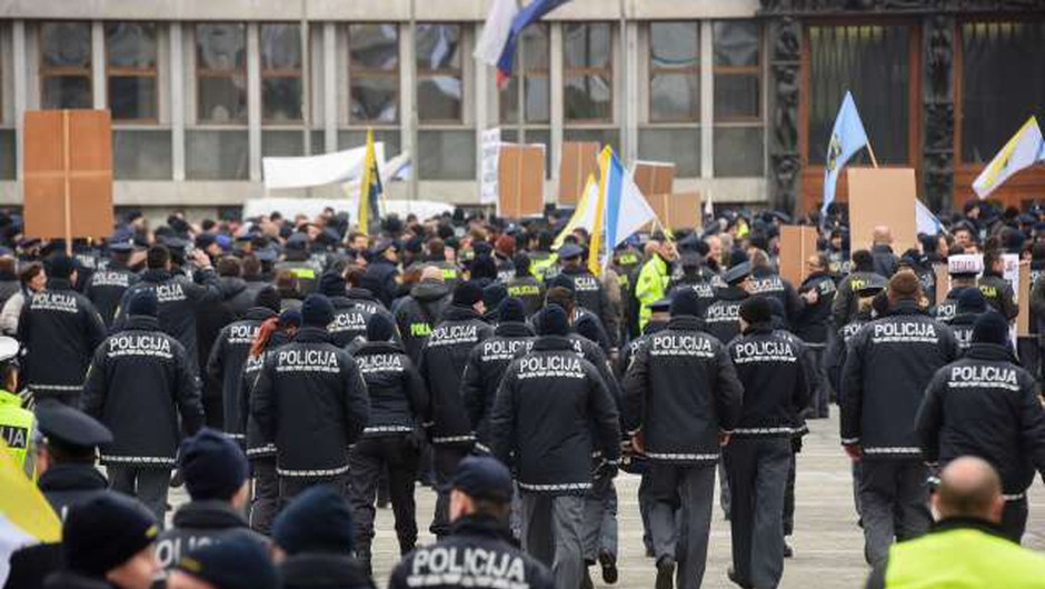 
                            Policisti bodo stavkali 12. februarja! (foto: Nebojša Tejić/STA)