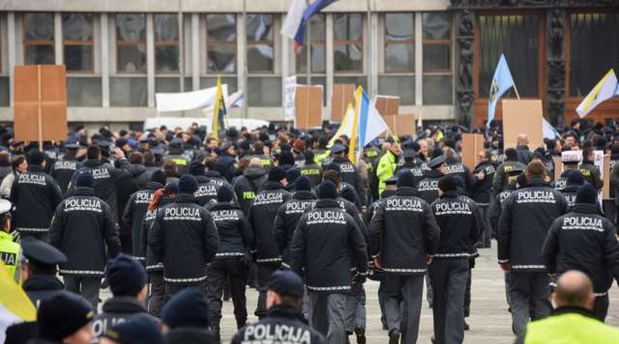 Policisti bodo stavkali 12. februarja! (foto: Nebojša Tejić/STA)