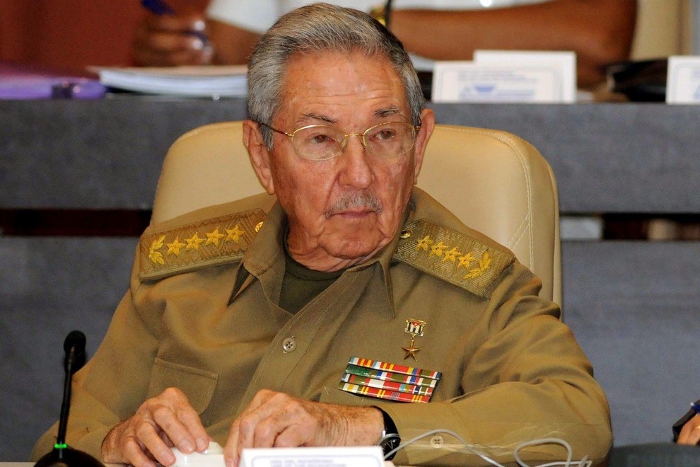 Kubanski predsednik Raul Castro naj bi se aprila upokojil