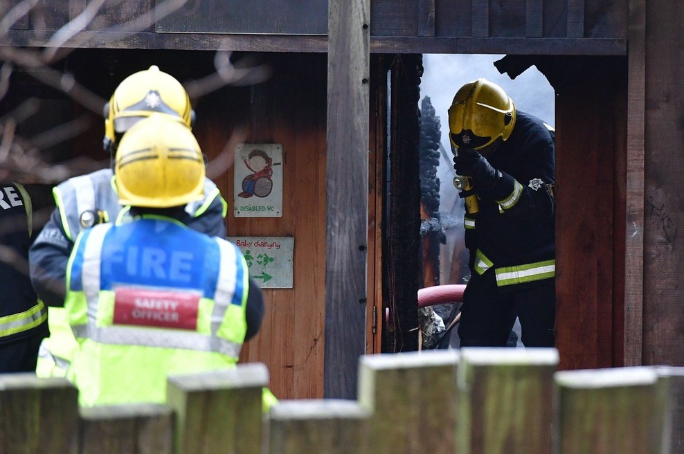 V živalskem vrtu v Londonu izbruhnil velik požar, živali niso bile ogrožene (foto: profimedia)
