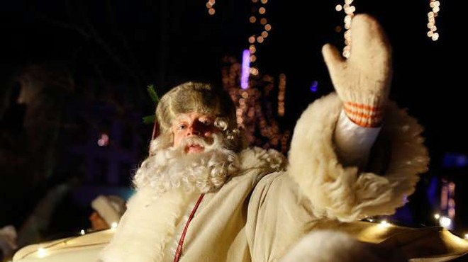 Po Miklavžu in božičku je čas za nastop dedka Mraza (foto: Anže Malovrh, STA)