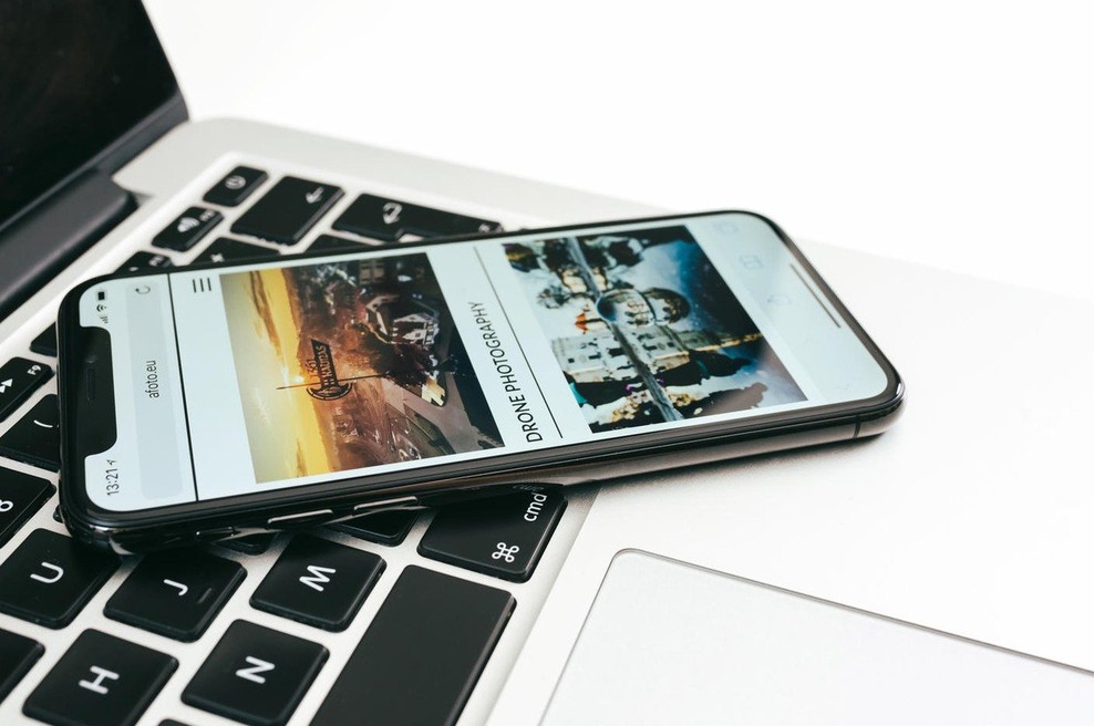 Tehnološki velikan Apple se je opravičil za upočasnjevanje starejših modelov iphonov (foto: profimedia)