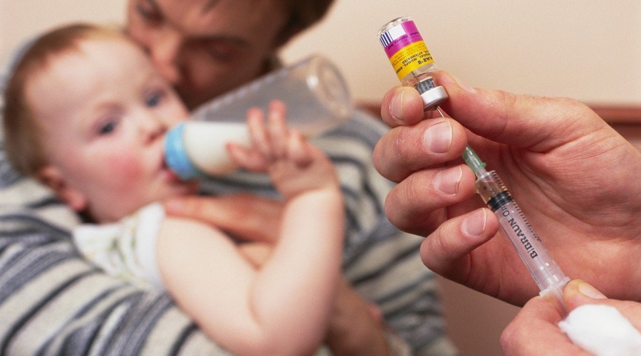 Okoli 250 ljudi je bilo na pediatrični kliniki v stiku z odraslim obiskovalcem, ki je bil okužen z ošpicami! (foto: profimedia)