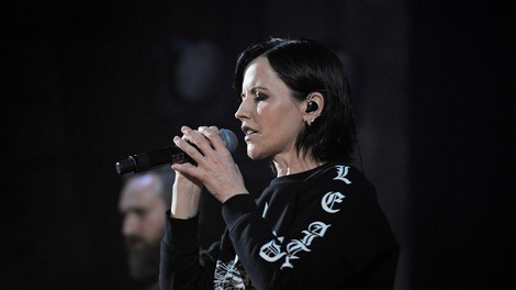 Dolores O'Riordan, pevka skupine The Cranberries, umrla v Londonu