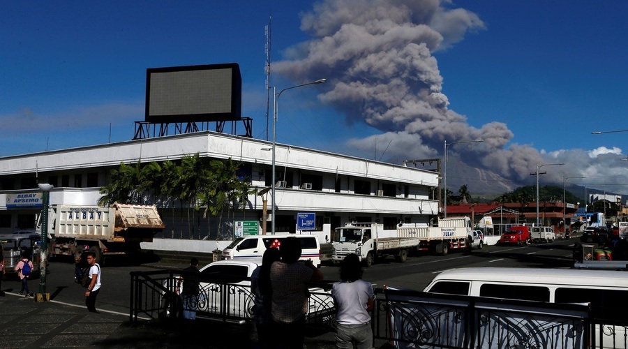 Izbruh filipinskega vulkana z domov pregnal skoraj 40.000 ljudi (foto: profimedia)