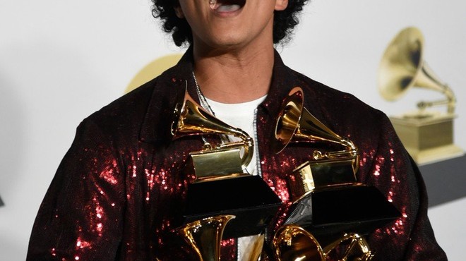 Bruno Mars z grammyji za album, ploščo in pesem leta (foto: profimedia)