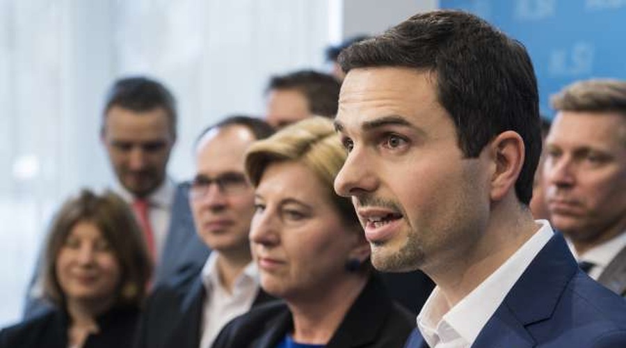 Matej Tonin po prevzemu vodenja NSi: "Zdaj je čas za mlajšo generacijo!" (foto: Bor Slana/STA)