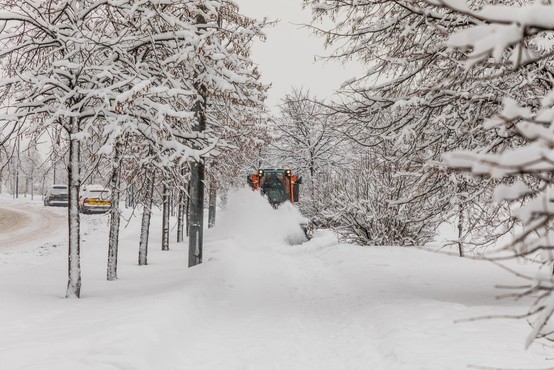Bizarno vreme: Rekordno veliko snega je ohromilo Moskvo!