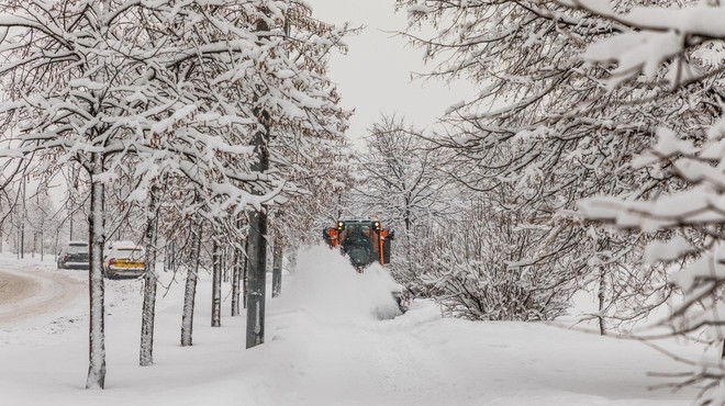 Bizarno vreme: Rekordno veliko snega je ohromilo Moskvo! (foto: profimedia)