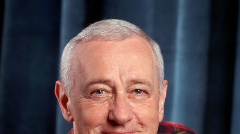 Umrl je igralec John Mahoney, ki je v seriji Fraiser igral očeta