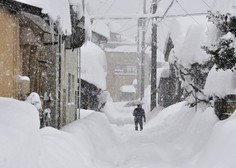 Bizarno vreme: Snežno neurje v Iowi in Missouriju, metež ohromil tudi zahod Japonske!