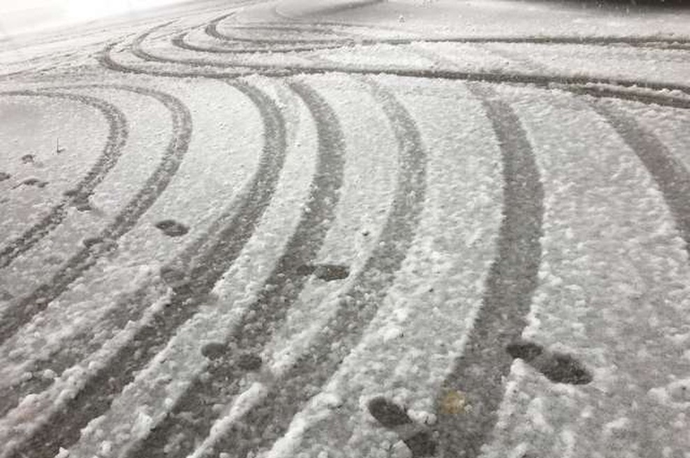 Sneg povzroča največ preglavic na cestah, še posebno na primorski avtocesti! (foto: Stanko Gruden/STA)