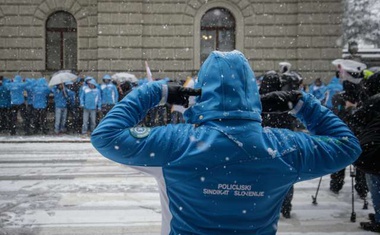 Policisti s stavko sporočajo vladi, da je z njihovim potrpljenjem konec!